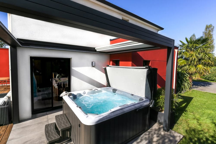 how to clean spa with vinegar